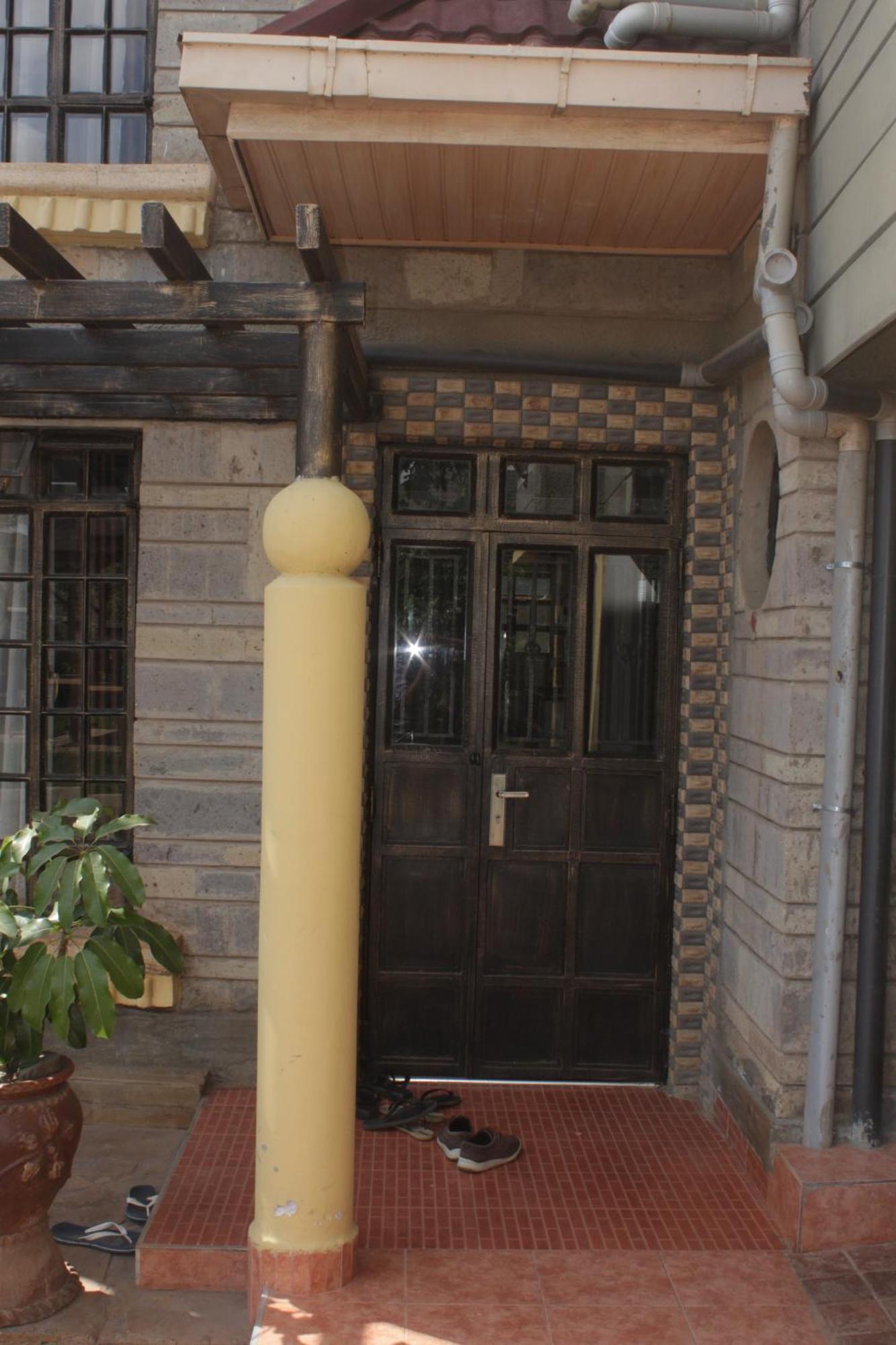 مبيت وإفطار Syokimau Eshborns House - Near Jkia المظهر الخارجي الصورة